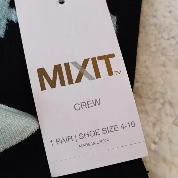 Mixit Hat & Mittens Set with Free Gift! - Picture 5 of 5